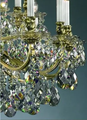 Detail krištálového lustra