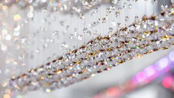 Viac ako 3000 modelov krištáľových svietidiel pre vaše projekty